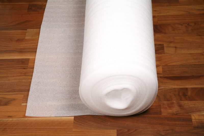 PE foam, 2 mm30 kg./m3(leveres i 2 cll = 1 palle)